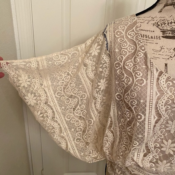 Beyond Vintage top - Picture 4 of 9